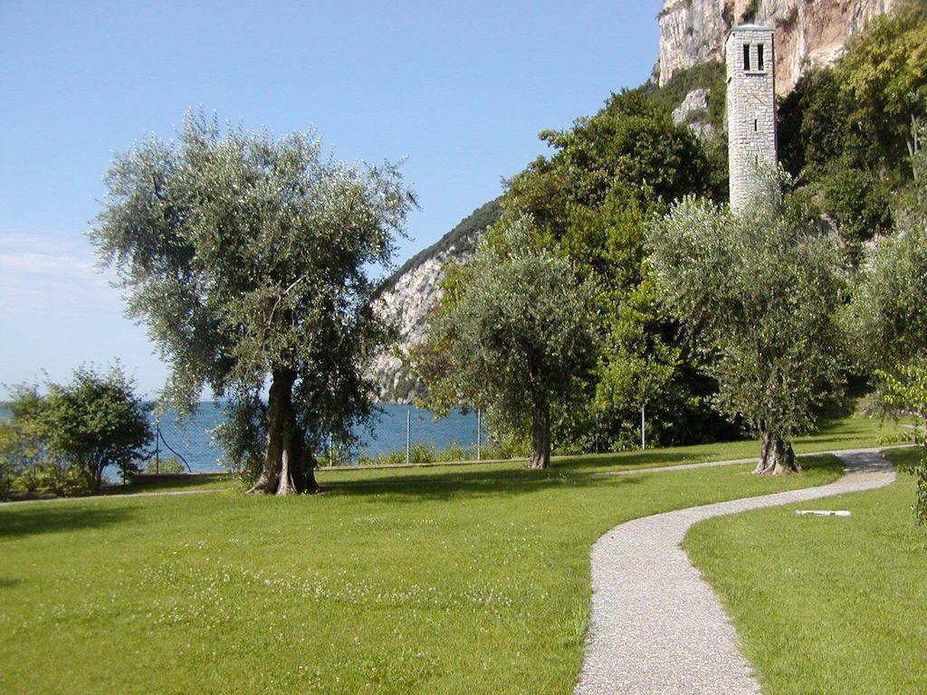 Torre Degli Ulivi Bed & Breakfast Tignale Eksteriør bilde