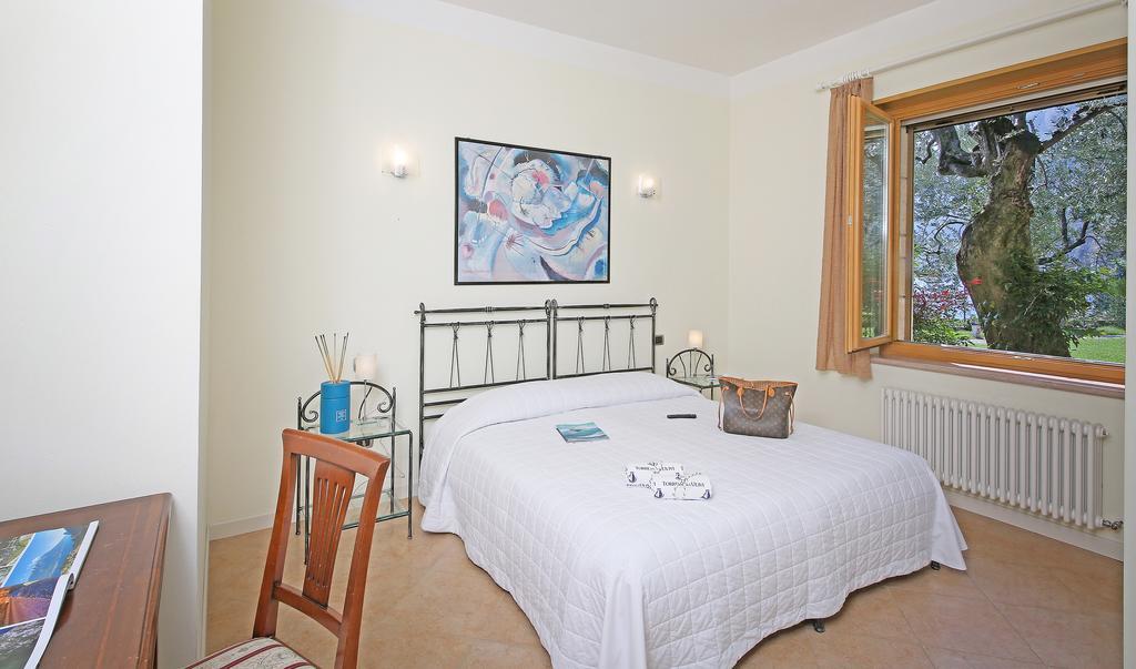 Torre Degli Ulivi Bed & Breakfast Tignale Eksteriør bilde
