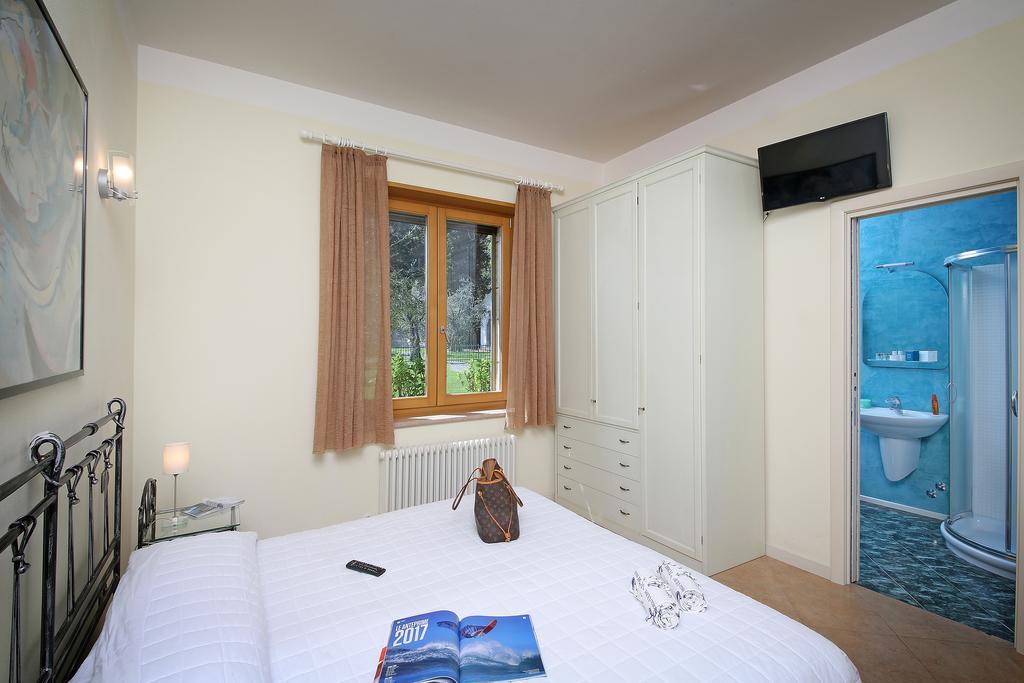 Torre Degli Ulivi Bed & Breakfast Tignale Eksteriør bilde