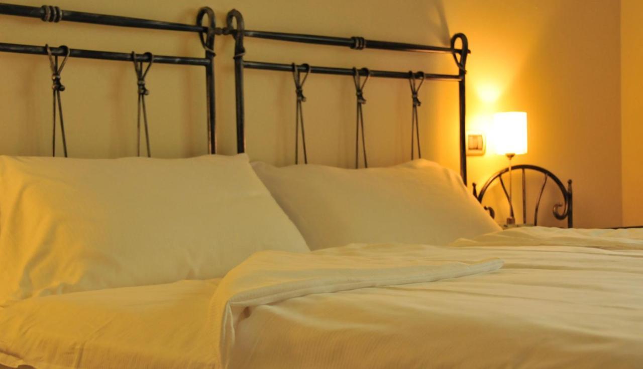 Torre Degli Ulivi Bed & Breakfast Tignale Eksteriør bilde
